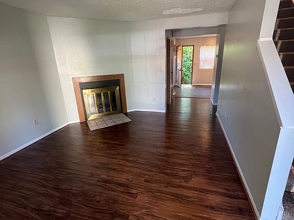 3rd image of 954 Hidden Acres Ct