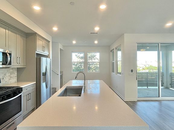 2nd image of 10537 Derella Way