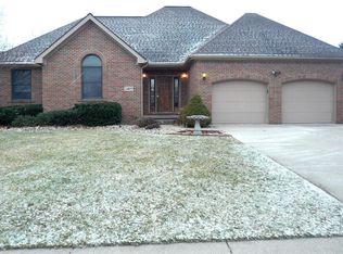 2405 Willowdale Dr, Burton, MI 48509