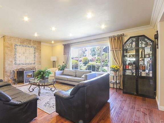 4th image of 14656 Binney St