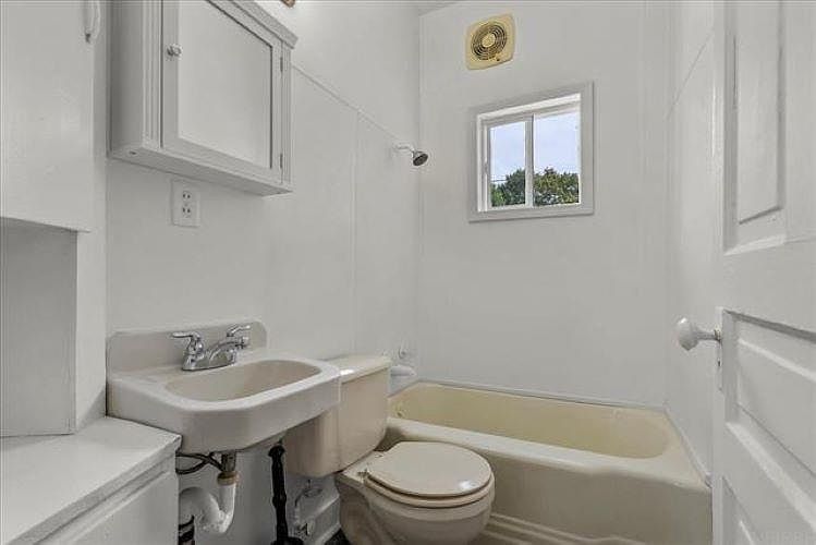 2nd image of 1424 Grant Ave