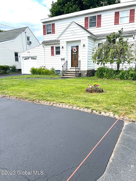 4th image of 3229 Harold Street
