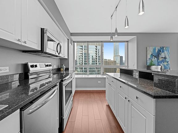 5th image of 512 N McClurg Ct APT 3810