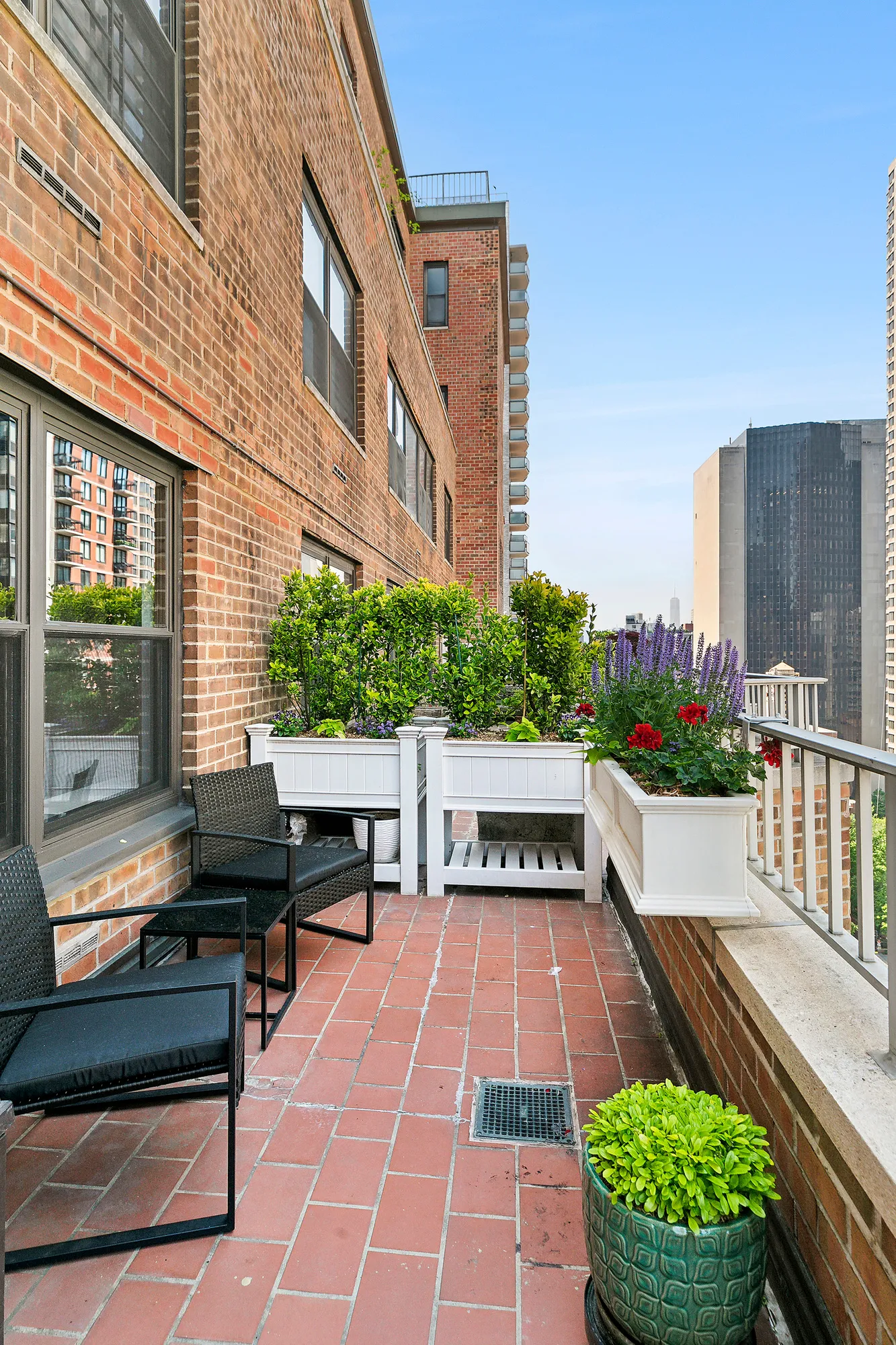 305 East 40th Street #19CD in Murray Hill, Manhattan