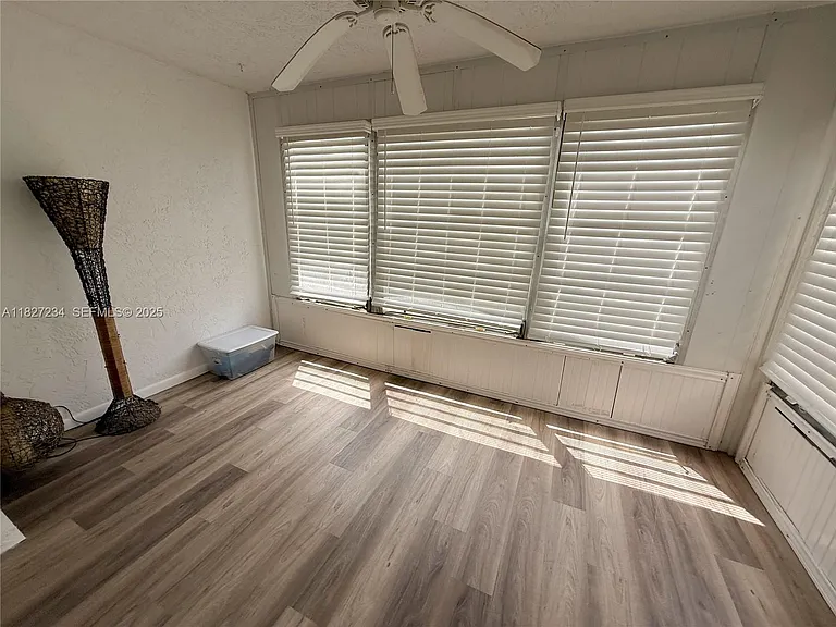 9355 SW 8th St #402 — Photo 29