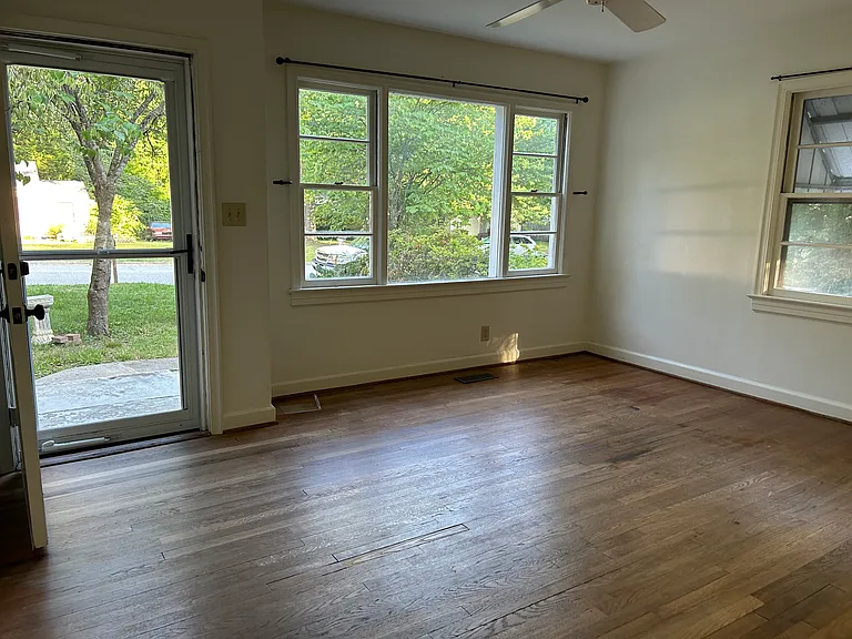 506 Westchester Dr — Photo 8
