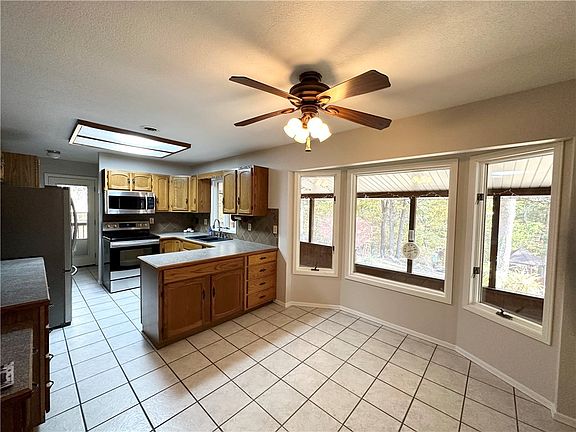 5th image of 11 Quantock Hills Ln