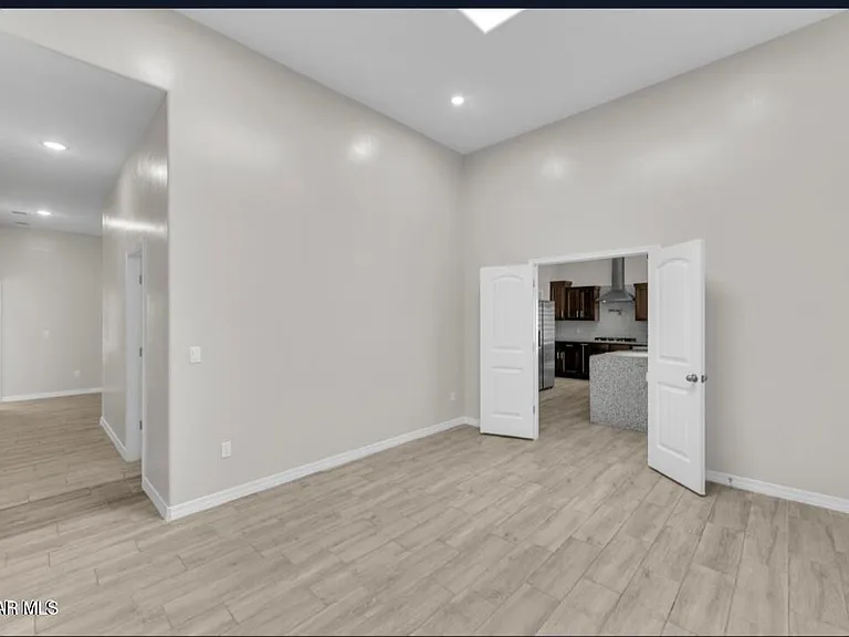 13729 Vista Lagos Ave — Photo 26
