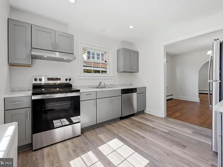 604 Grant Ave #1 — Photo 12