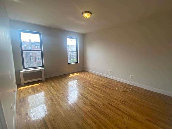 5th image of 3441 Broadway #64A