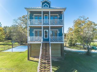 627 Magnolia St, Gulfport, MS 39507