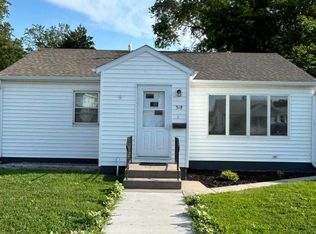 318 E 10th Ave, Mitchell, SD 57301