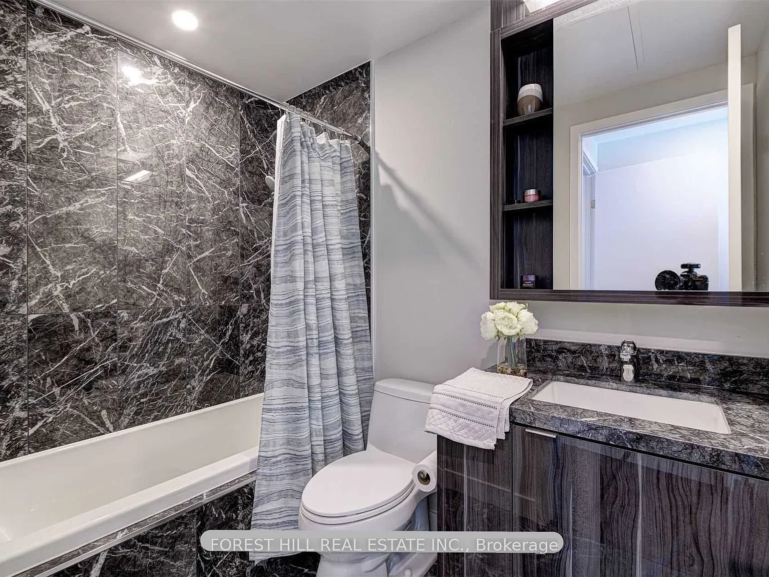 2 bed, $4,000 — Photo 4