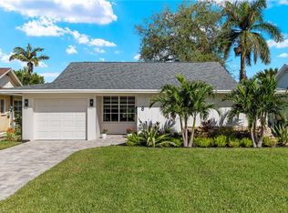 8 Crooked Ln #4, Naples, FL 34112