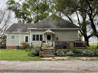 303 N Hopkins St, Newman, IL 61942