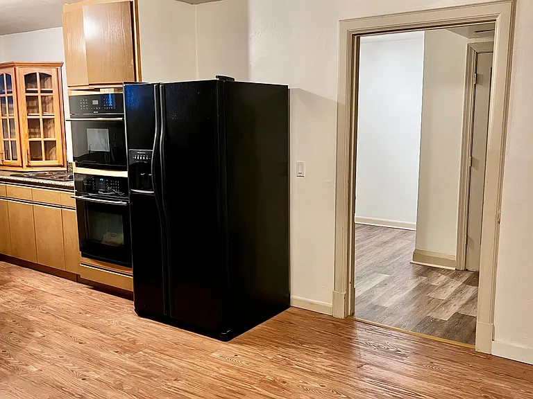 Stanford Apartments — Photo 23
