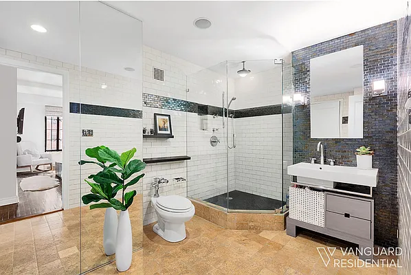 Sold by Vanguard Residential LLC | media 17