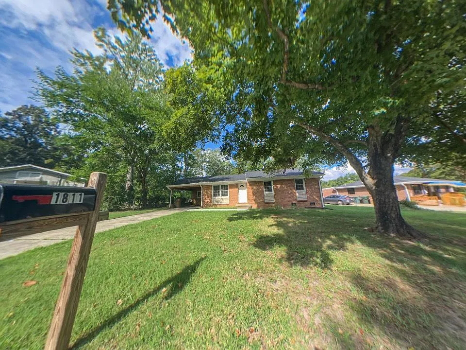 1811 Woodmere Dr