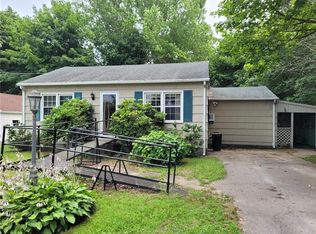 33 Trent Ln, Groton, CT 06340
