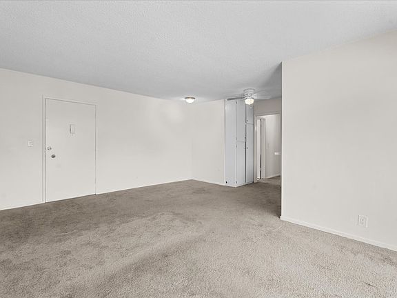 5th image of 934 6th St APT 5