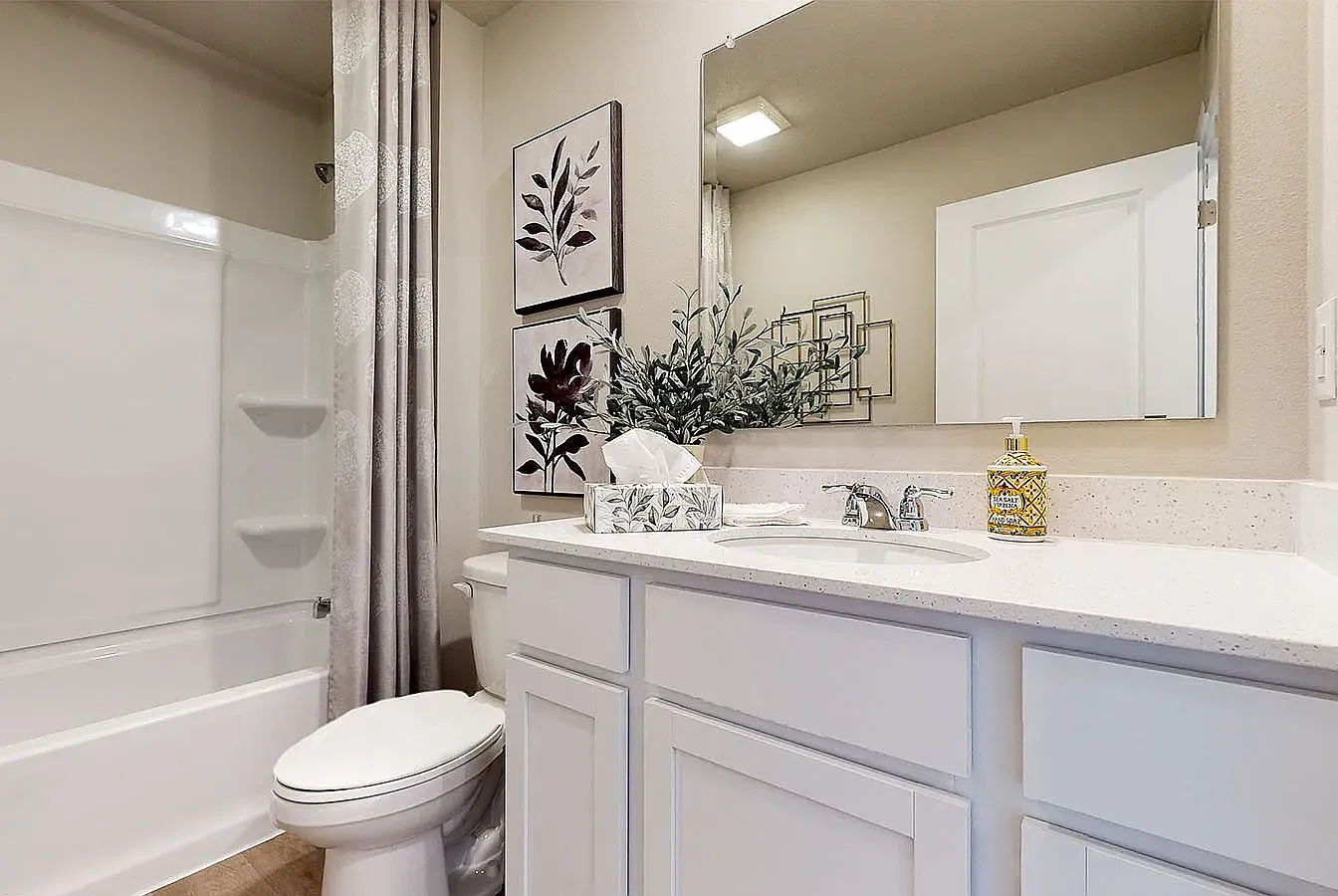 3 bed, 2996 sqft, $2,295 — Photo 2