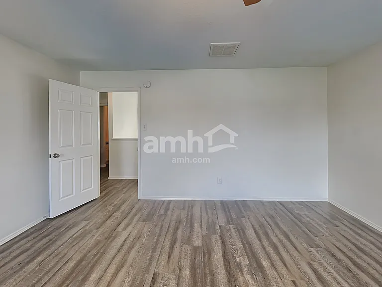 7819 Talladega Springs Ln — Photo 10