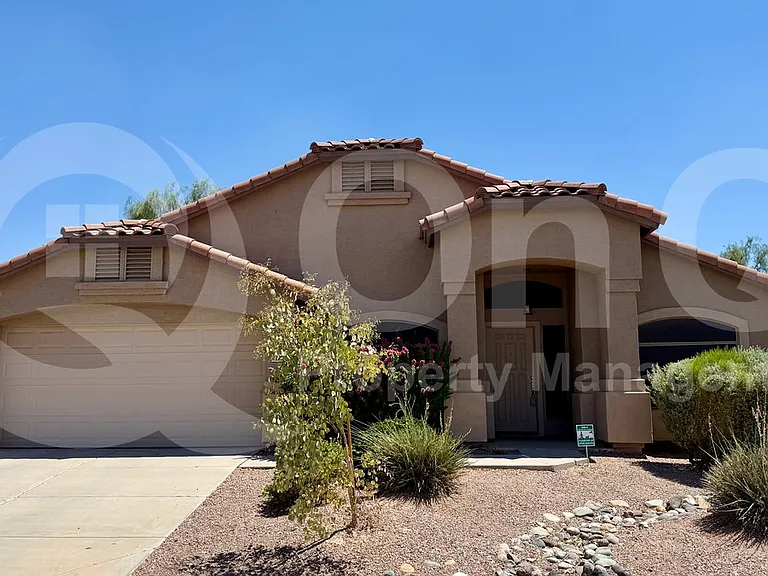42259 W Chisholm Dr — Photo 1