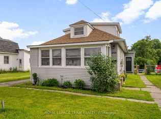 253 McLean St, Renfrew, ON K7V 1A9