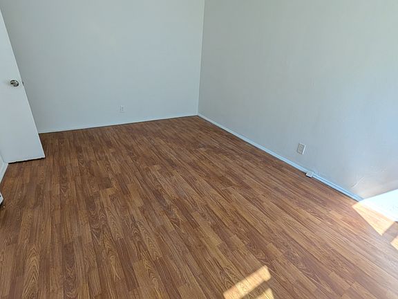 2nd image of 1067 N Saint Andrews Pl APT 26