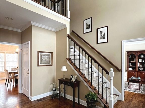 3rd image of 144 Holly Ln
