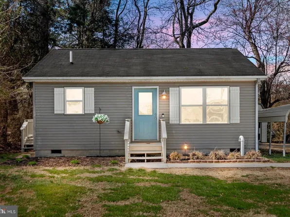 1223 Shore Dr, Colonial Beach, VA 22443