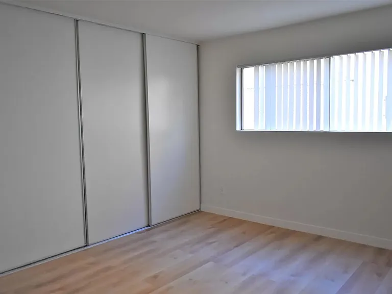 5412 Lindley Ave #103 — Photo 14