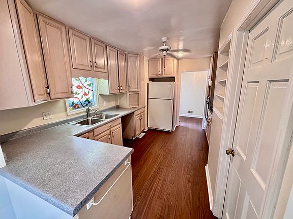 4th image of 3636 Hardy Rd