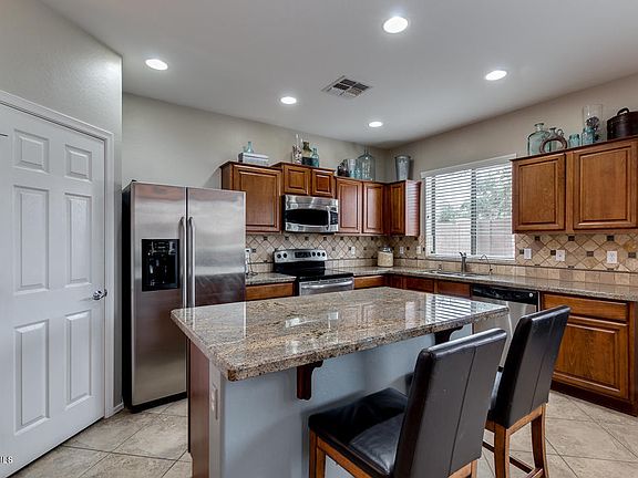 5th image of 3519 E Pinot Noir Ave