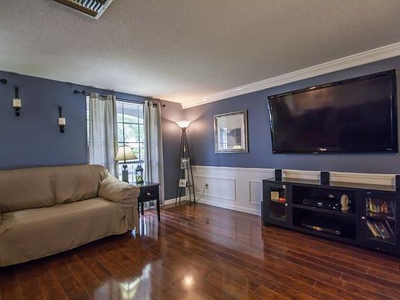 5th image of 8512 Forest Glade Dr