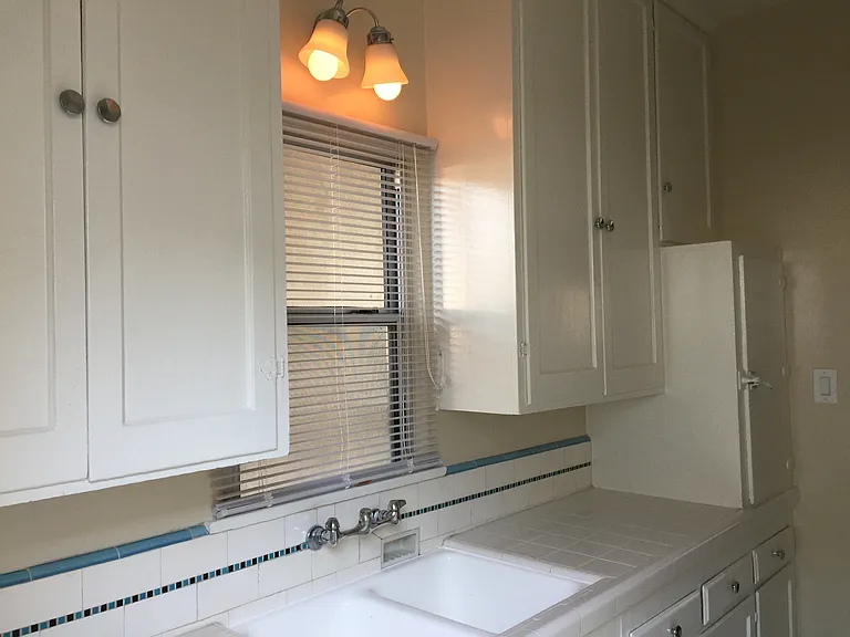 774 Redondo Ave #10 — Photo 10