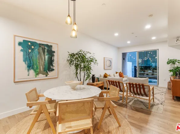 6001 Carlton Way APT 105, Los Angeles, CA 90028