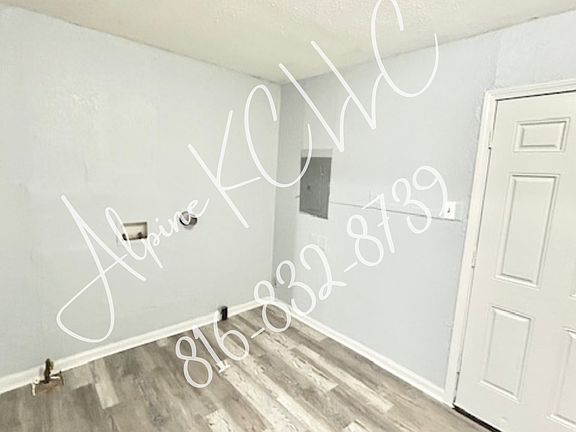 3rd image of 3635 Norton Ave