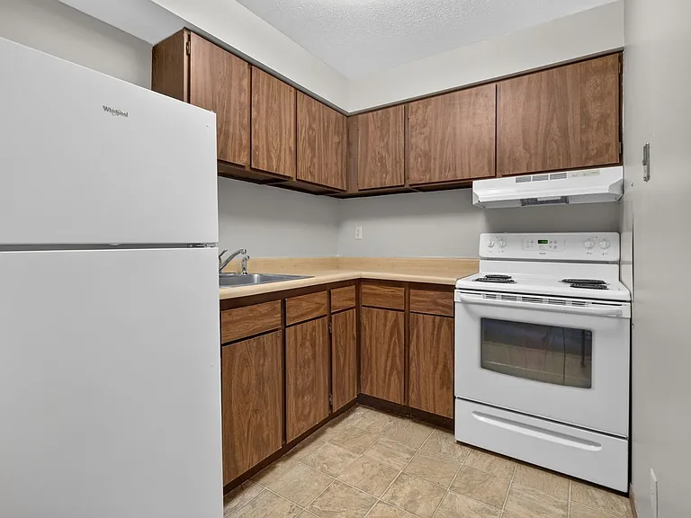 Willow Knolls Apartments — Photo 41