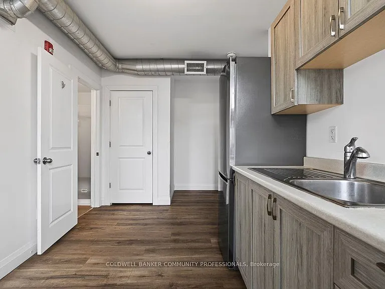 433 Barton St E #202 — Photo 25