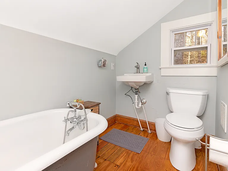 63 Lingerlong Ln — Photo 11