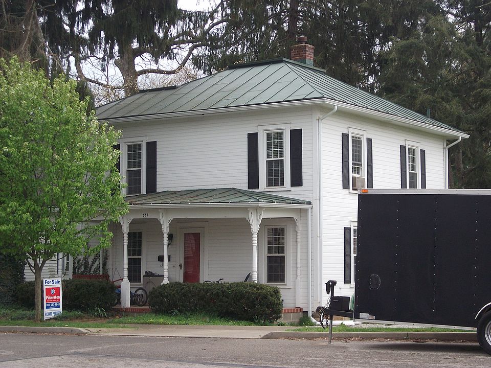1st image of 227 Sunrise St