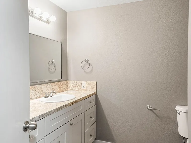 249-Nola Place Apartments — Photo 60