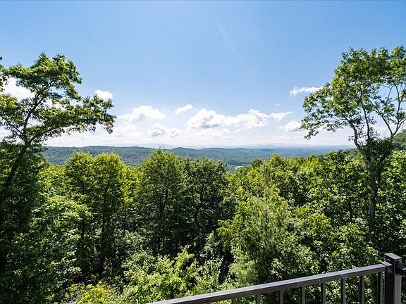 3rd image of 207 Utana Bluffs Trl
