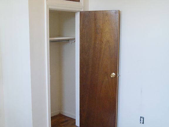 3rd image of 311 Jefferson St #2NDLFT
