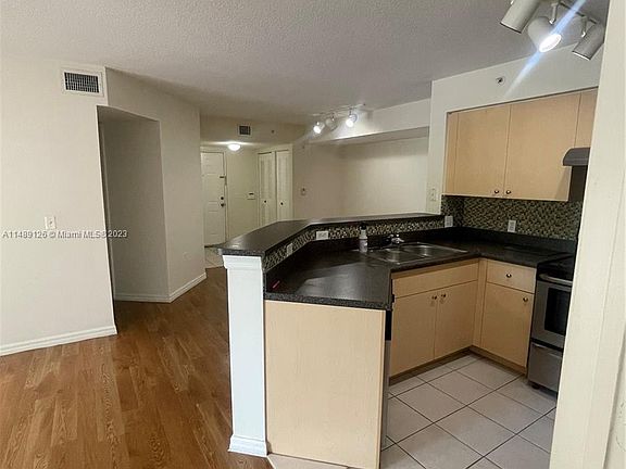3rd image of 4240 San Marino Blvd APT 203