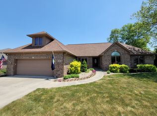 45 Woodview Dr, Pittsboro, IN 46167