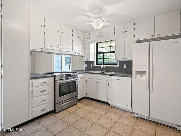 4th image of 5115 Brighton Dr