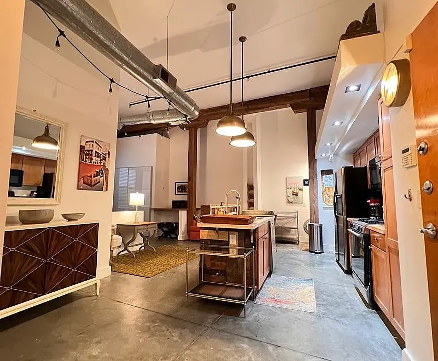 350 Peters St SW #2