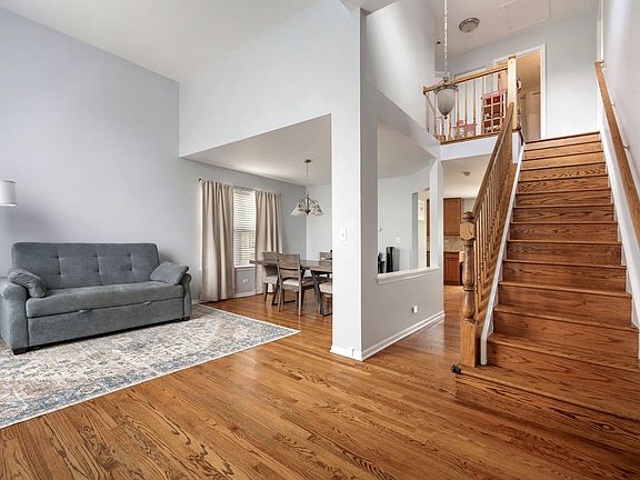 2nd image of 1832 Stirling Ln